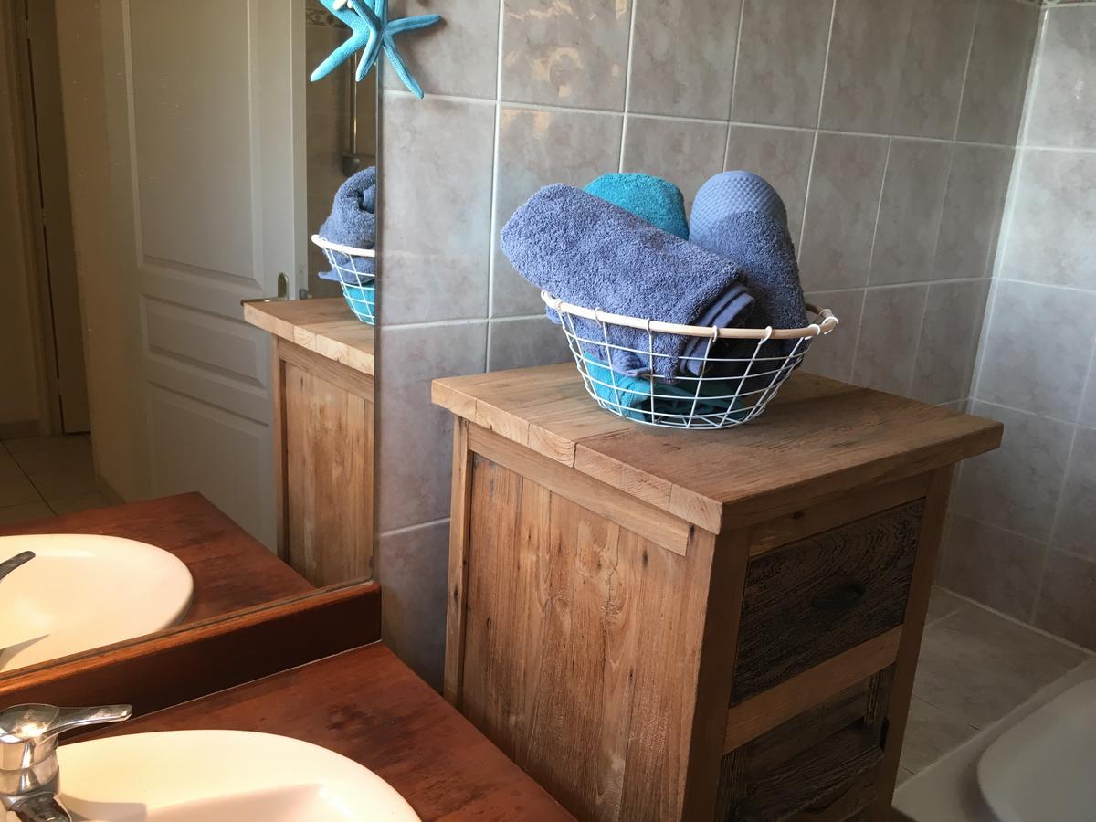 Le Benitier Apartment แซ็งต์-จีลส์-เลส์-แบ็งส์ ภายนอก รูปภาพ